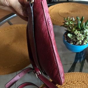 💯 Authentic Red Gucci cross body bag